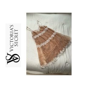 BNWOT Victoria Secret Rare Pale Peach Satin Tulle Overslip